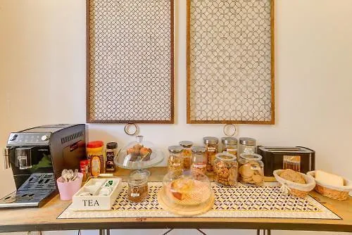 بيت شباب أجنحة فاكتوري برشلونة إسبانيا